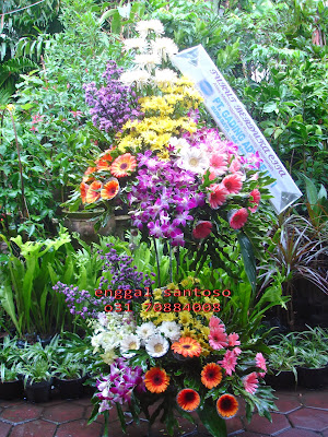 toko bunga surabaya rangkaian karangan bunga standing