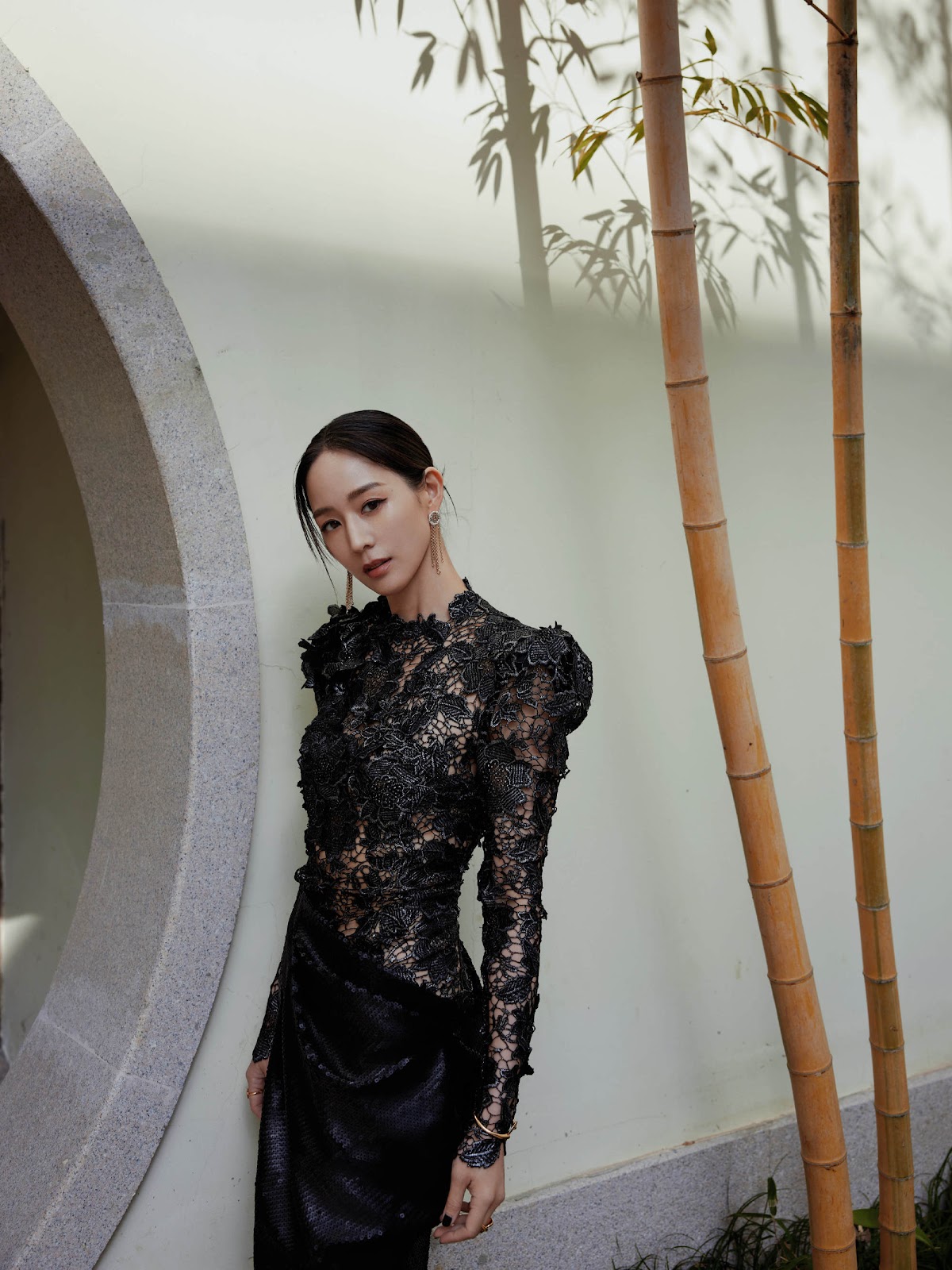 China Entertainment News: Actress Ning Chang releases new fashion shots