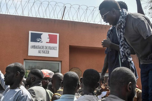 Niger cuts off electricity, water supplies to French Embassy after it ordered the ambassador to leave the country