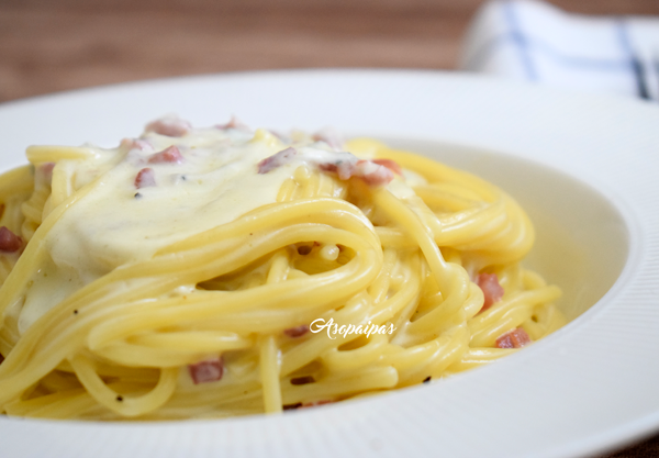 Espaguetis con Salsa de Gorgonzola y Jamón. Vídeo Receta