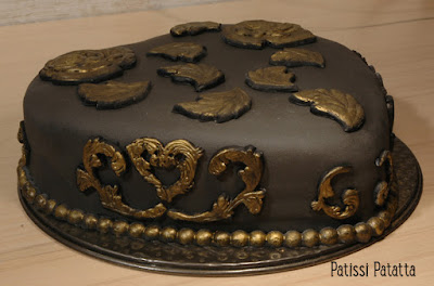 cake design, gâteau coeur, gâteau noir et or, pâte à sucre, gumpaste, black and gold hart cake, patissi-patatta