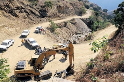 ¡ Leonel recula! No aguantó escándalo construcción  carretera internacional de Pedernales