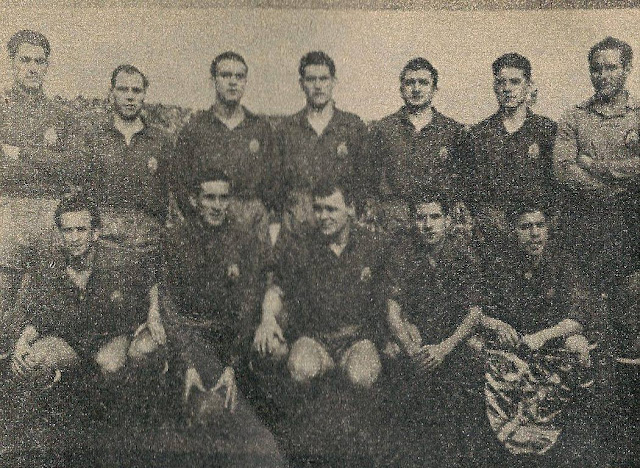 📸SELECCIÓN DE ESPAÑA 📆12 julio 1953 ⬆️Ramallets, Navarro, Biosca, Segarra, Miguel Muñoz, Bosch, Ignacio Eizaguirre (portero suplente). ⬇️Basora, Venancio, Kubala, Moreno y Gaínza. SELECCIÓN DE CHILE 1 🆚 SELECCIÓN DE ESPAÑA 2 Domingo 12/07/1953, 15:30 horas (19:30 hora peninsular). Partido internacional amistoso. Santiago de Chile, Chile, estadio Nacional: 54.877 espectadores. GOLES: ⚽0-1: 10’, Venancio. ⚽0-2: 33’, Kubala. ⚽1-2: 83’, Muñoz.