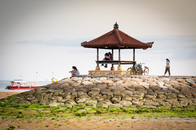 Pagoda Lungomare e spiaggia di Sanur, Bali