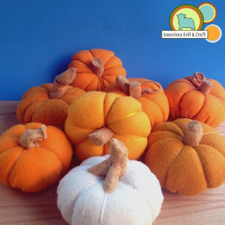 DIY Mini Felt Pumpkins 