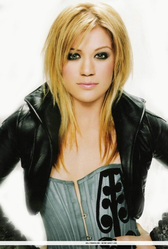 Kelly Clarkson hairstyles