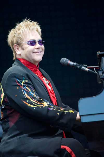 Elton John inicia con nuevo espectáculo en Las Vegas