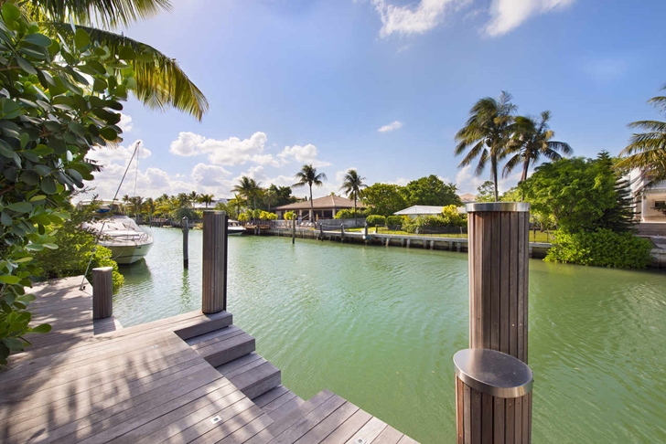 Private dock in Modern mansion in Miami