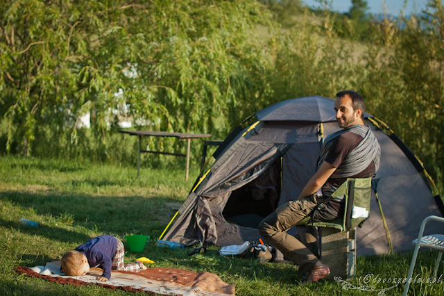 pod namiotem z dziećmi, biwakowanie a dziecko