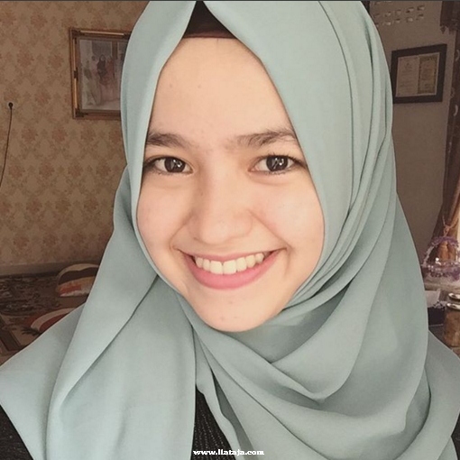 http://www.liataja.com/2016/02/kumpulan-foto-wanita-muslimah-cantik.html