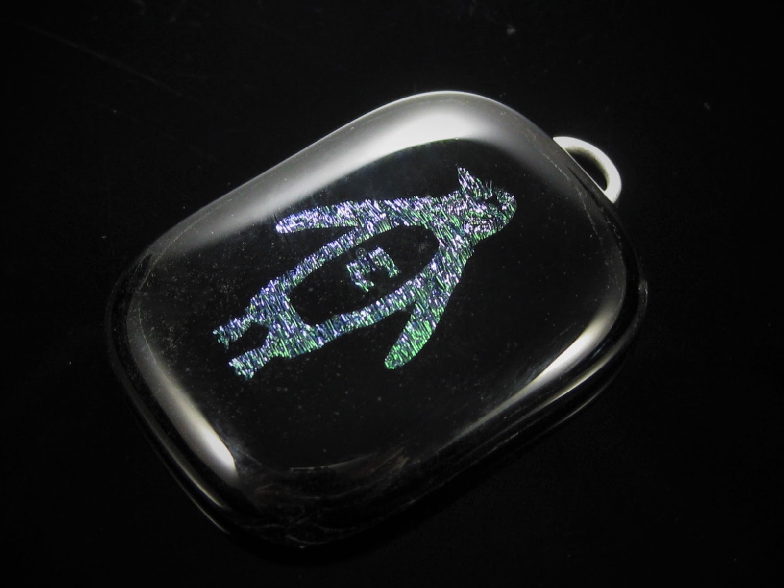 Nic Squirrell Penguin etched dichroic glass pendant tutorial by Nadine Muir for Silhouette UK