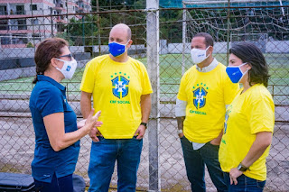 Esq. para Dir - Eliana Mutchnik, coord. de projetos da CBF, sec. e subsec. de Esporte, Gustavo Lopes e Gustavo Evaristo, e subsec. de Comunicação, Jannaina Vaz, acompanham gravação do vídeo sobre 'Gol do Brasil