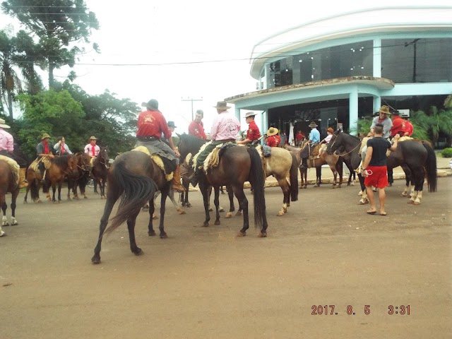 O CTG os Tropeiros de Cristal do Sul promove Cavalgada