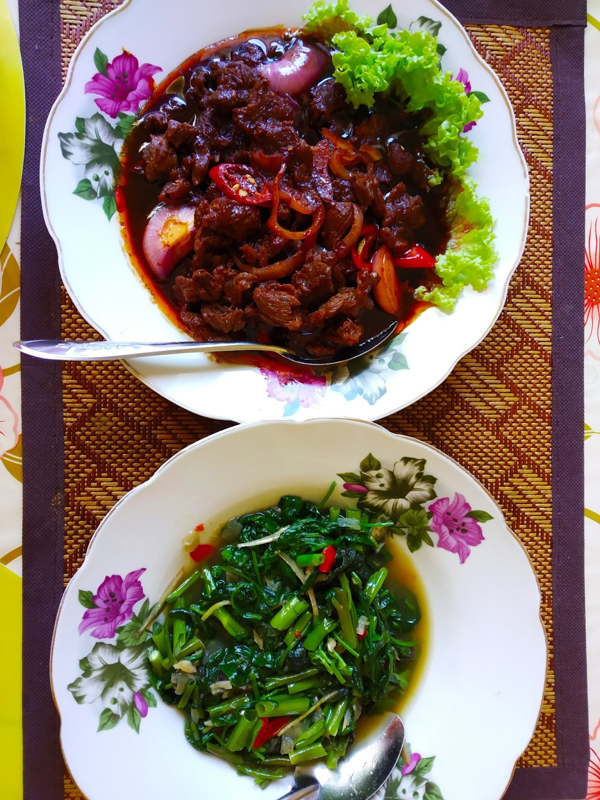 Menu lunch farah harini daging masak kicap which is 