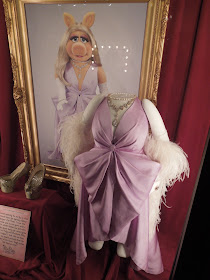 Miss Piggy Muppets movie finale dress