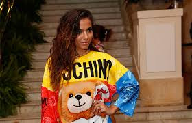 moschino anitta