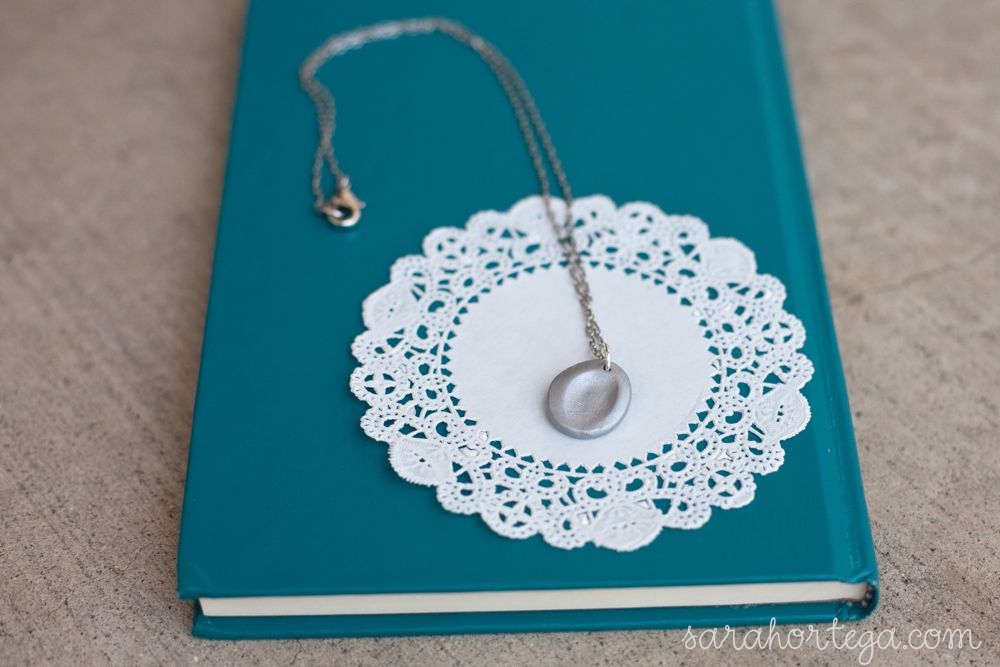 Thumbprint Necklace on Sarah Ortega  Diy  Fingerprint Jewelry