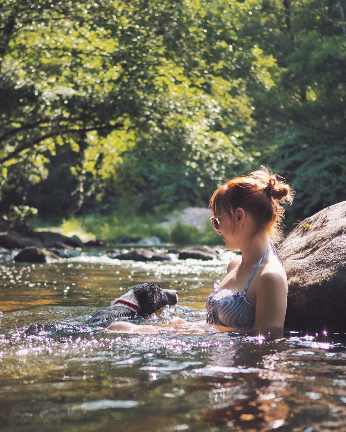 Baignade en rivière, en Ardèche, dans le Doux