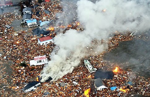 Japan tsunami 2011 Breaking