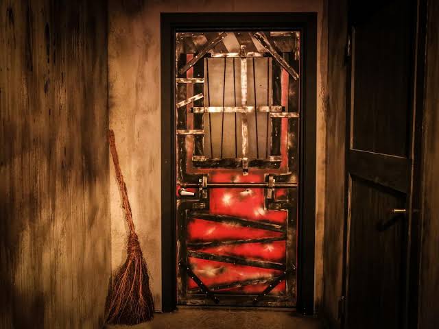 Enchambered Escape Room