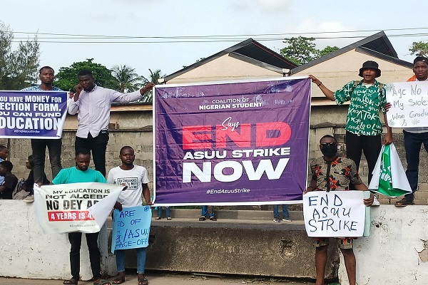 UNILAG Students Protest Over ASUU Strike