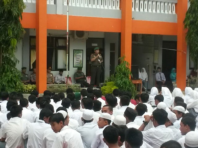 Danramil 01/Panmas Minta Siswa Jauhi Narkoba dan Geng Motor