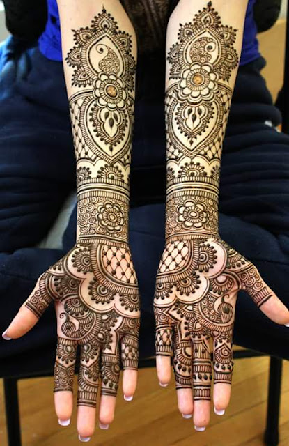 Mehandi new besigns...