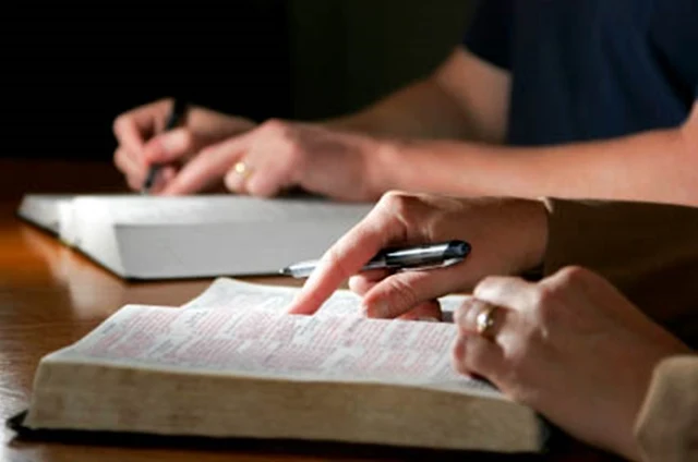 Como começar estudar a BÍBLIA?