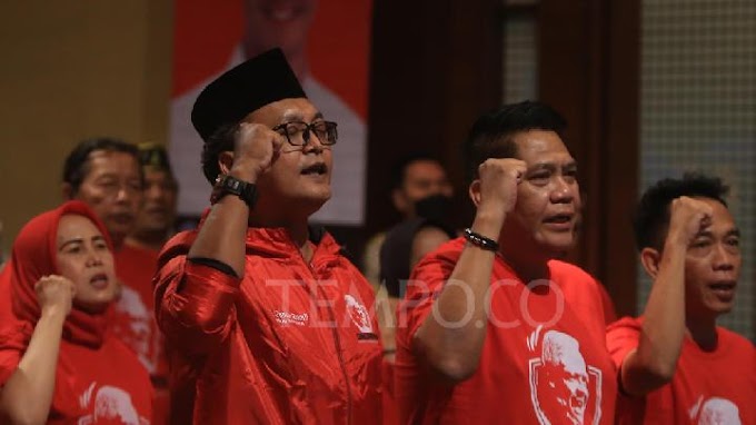 Guntur Romli Tegaskan Tidak Tertarik Didukung 212, Persilakan Kubu Anies dan Prabowo Gandeng HRS