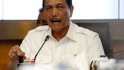 Geram Aturan Tarawih Berjamaah, Luhut Kena Sindiran Pedas: Ingat Pak, Kau Itu Bukan Presiden!