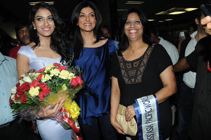 sushmita singh welcomes miss asia pacific at airport cute stills