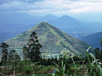 gunung sadahurip,tempat piramida terbenam