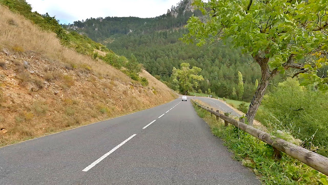 Sur la route du Causse de Sauveterre