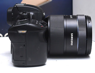 Kamera Mirrorless Samsung NX1 Lensa 16-50mm OIS