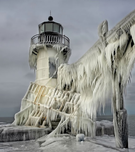 Faros congelados heladas invierno lago Michigan EE-UU