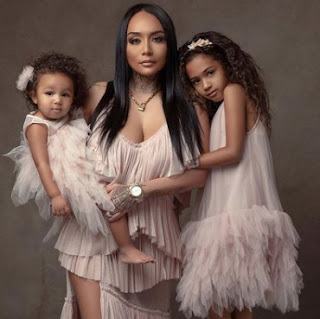 Nia Guzman with her daughters