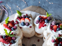 HOW TO MAKE A PAVLOVA WREATH