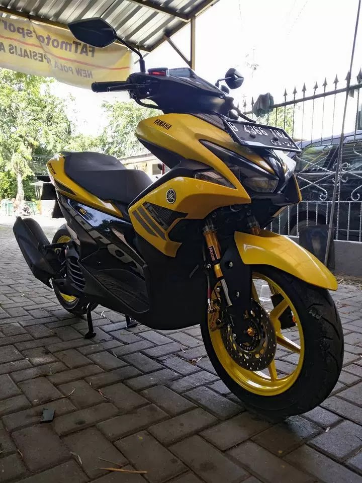  Modifikasi keren Aerox 155 VVA pake aksesoris moge 