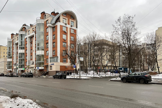 Воронцовская улица, жилой дом 2003 года постройки, жилой дом 1929 года постройки