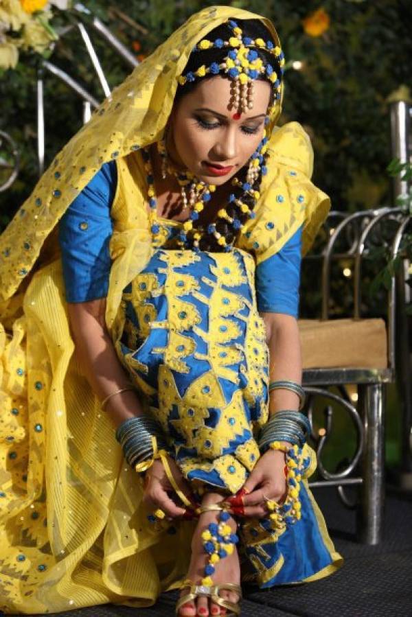 https://blogger.googleusercontent.com/img/b/R29vZ2xl/AVvXsEj0nA1ipk98Hm5yT8zVgiShgh6cndr-J3IlIV3djAHI04HkRU3FES0gf08SabmDeZlTDm1sZFqomj9uYwHtDPc7uYN9bvgklOe2cM0VNQOZAtHNai4bDXPQLGSdDJAuEuH20GjJIjSBWgQ/s1600/Bangladeshi-Bridals-Wedding-Photos-9.jpg