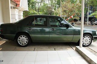 Mercedes Benz 300E W124 yang sering di kenal Boxer.