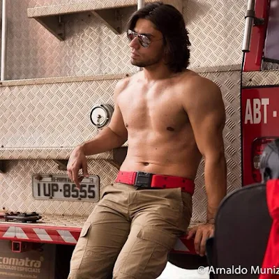 Fotos dos cantores sertanejos mais bonitos de 2015