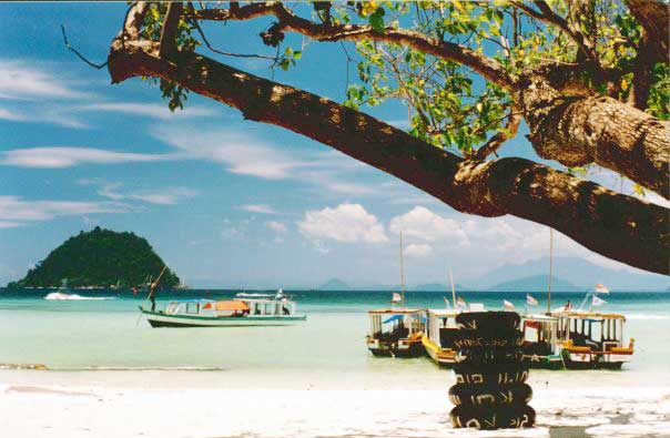 Pantai Pasir Putih  Lampung Ragam Wisata Indonesia