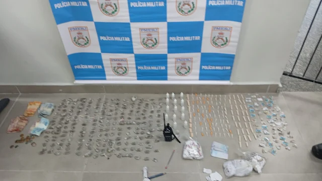 Menores são apreendidos com drogas em Resende
