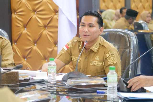 Pimpin Rapat Staf dengan Seluruh OPD dan Camat se-Kabupaten Bintan, Wabup Bintan Sampaikan Ini