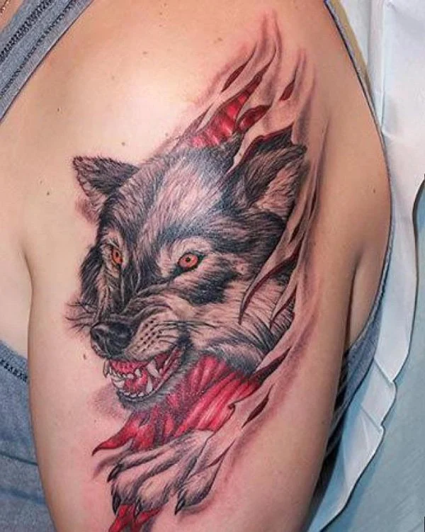  vemos el tatuaje de un animal 