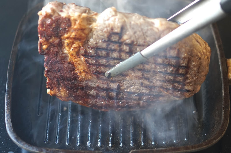 Sous-vide Steak - bei hoher Temperatur braten, auch auf den Seiten