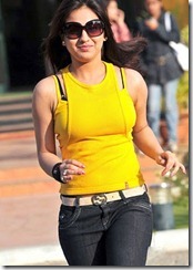 aksha-cute-still