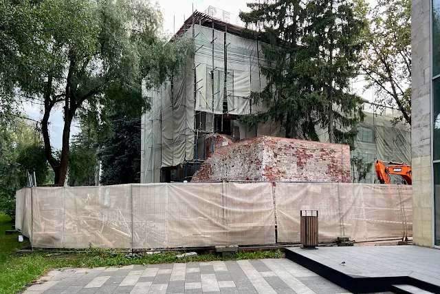 ВДНХ, Кольцевая дорога, бывший ресторан «Золотой Колос»