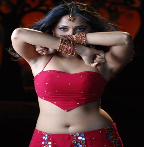 Anushka Red Blouse Looking Model Pics